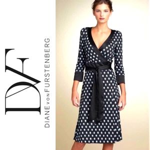 NWOT Diane Von Furstenberg DvF Taurus Lucky Stars silk wrap dress Black Blue 2